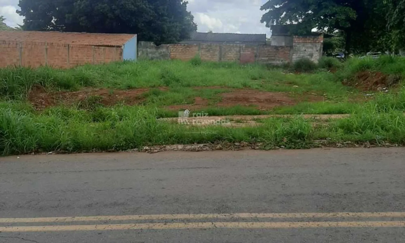 Lote de esquina à venda no Setor Pedro Ludovico, em Goiânia, localizado em uma r...