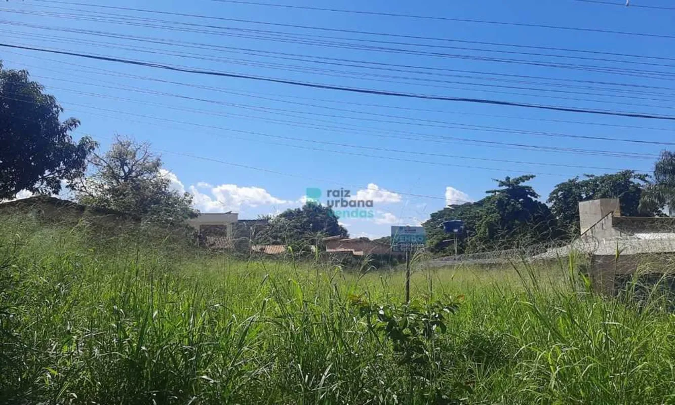 LOTE MUITO BEM LOCALIZADO, PRÓXIMO AO PARQUE JARDIM BOTANICO. TERRENO COM OTIMA ...