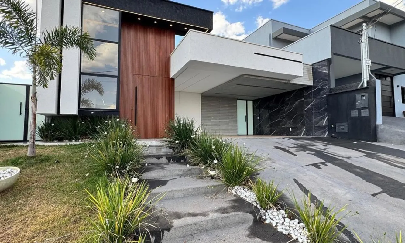 Casa à venda no Condomínio Jardins Bolonha – Goiânia | 3 suítes | Piscina | Alto...