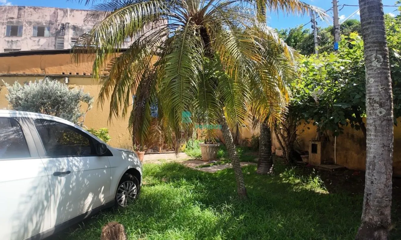 Casa Residencial\/Comercial de Esquina, Frente Uma Praça, 03 Salas Estar, Jantar...