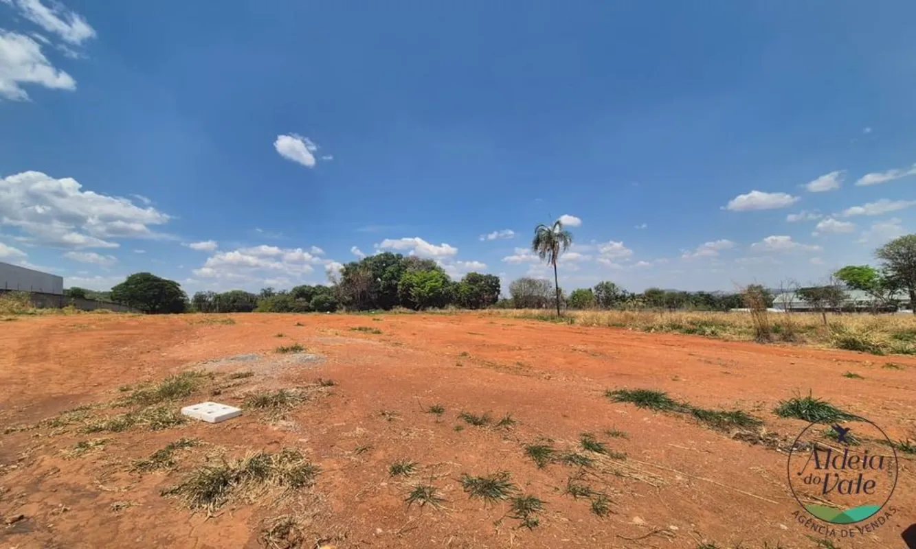 Terreno comercial próximo ao Ceasa. Condição de pagamento facilitada, analisa pa...