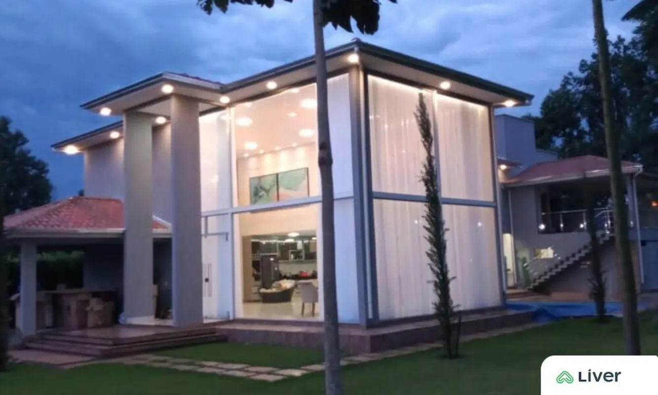 ?? Sobrado com 03 suítes Paraiso Tropical ??Desfrute do luxo e conforto neste in...