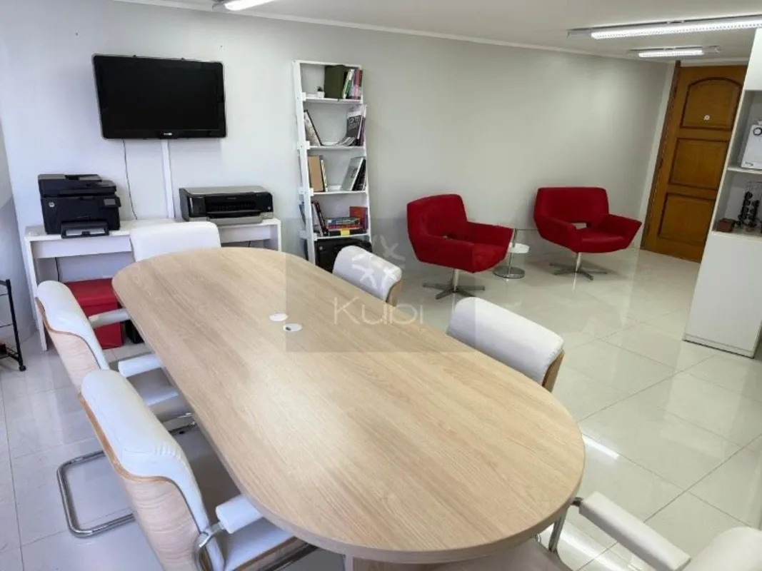 Sala comercial no 3° andar, ampla e pronta para uso na Asa Norte!Por apenas R$ 1...