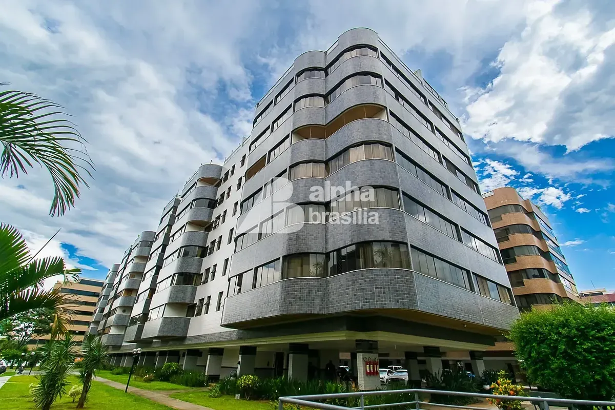 Um apartamento que une elegância, conforto e funcionalidade em cada detalhe. Sal...