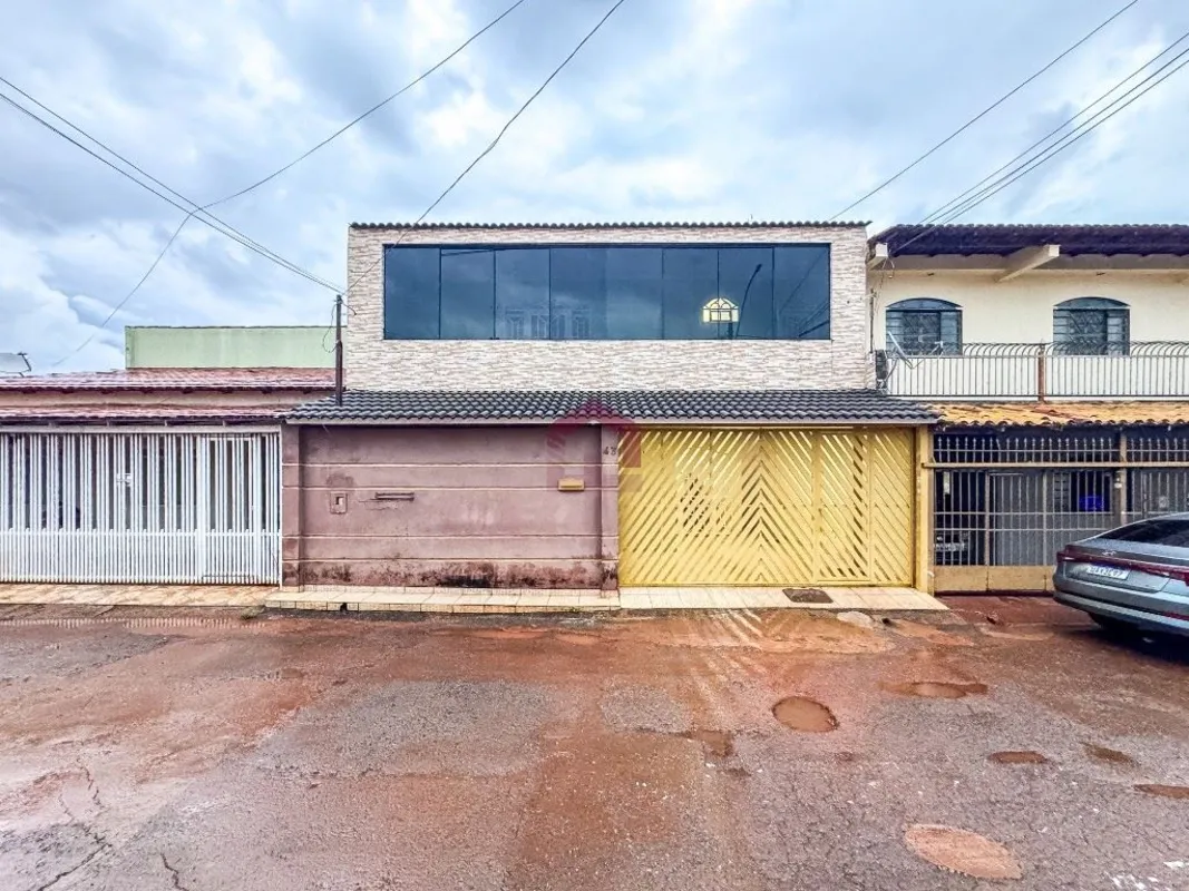 Fernandes & Coelho Imóveis apresenta excelente casa de 02 pavimentos na QNP 14 d...