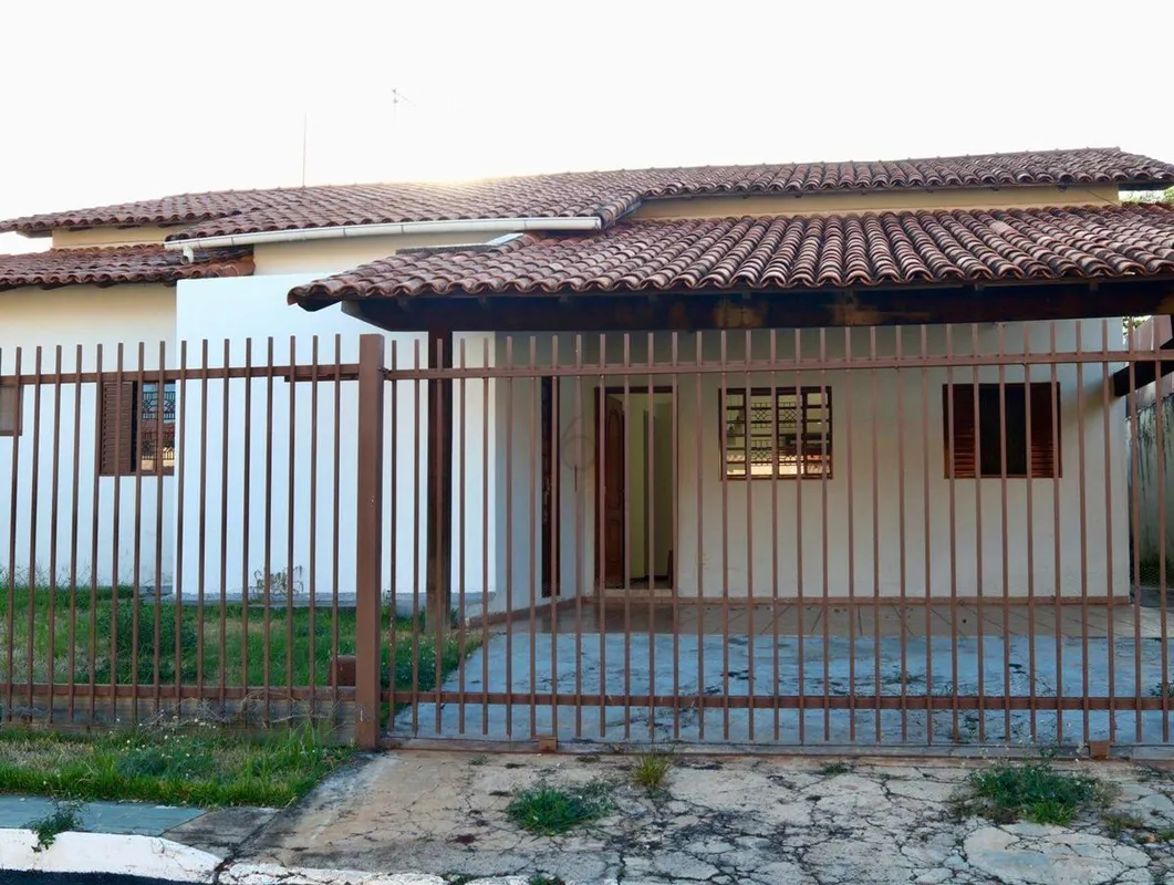 Morar em uma casa com a praticidade de um apartamento, com localização privilegi...