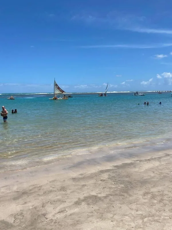 Venha morar no paraíso de Porto de Galinhas! Esta encantadora casa de 2 quartos,...