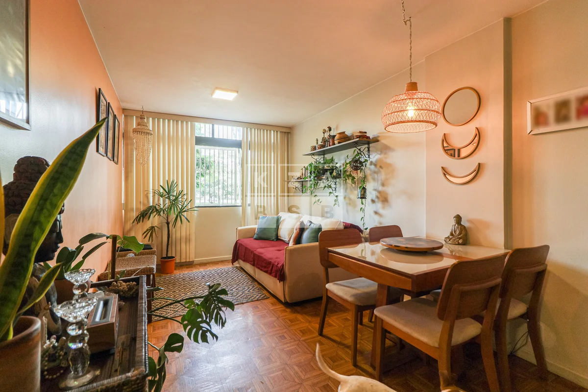 Apartamento bem localizado em uma das quadras mais tradicionais da Asa Norte. Re...