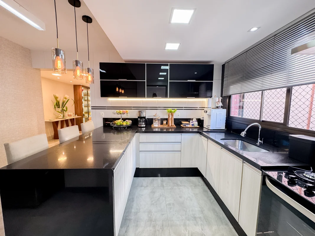 NOBLESSE - REFORMADO - 03 VAGAS - CHURRASQUEIRA A CARVÃO - CARREGADOR CARRO ELET...