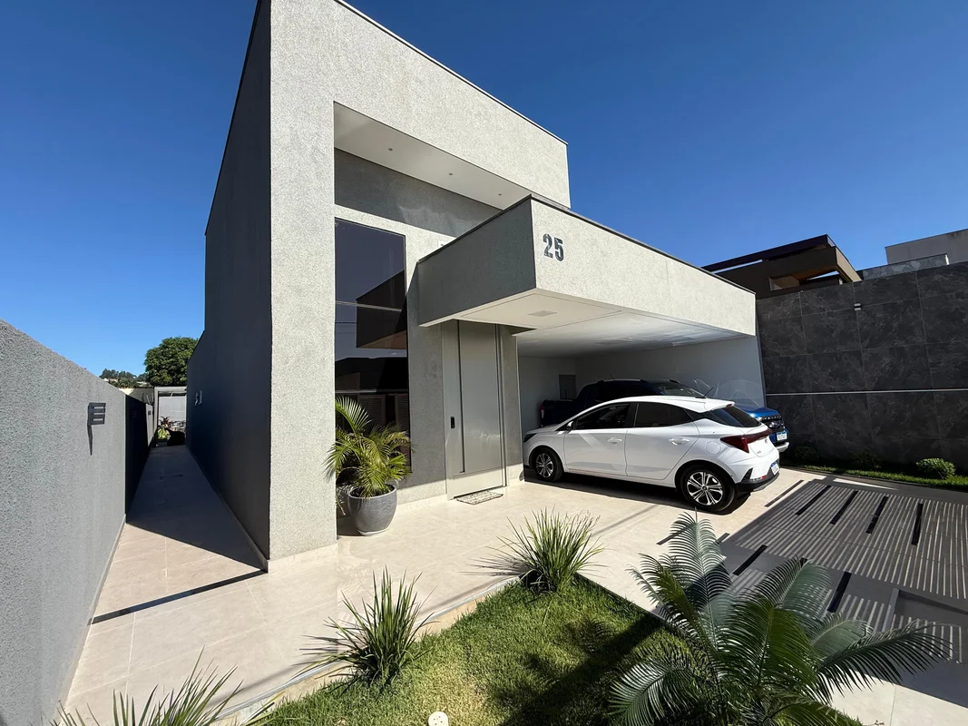 Vende-se casa sofisticada no Setor Habitacional Arniqueiras – SHA CJ 5 – Elegânc...