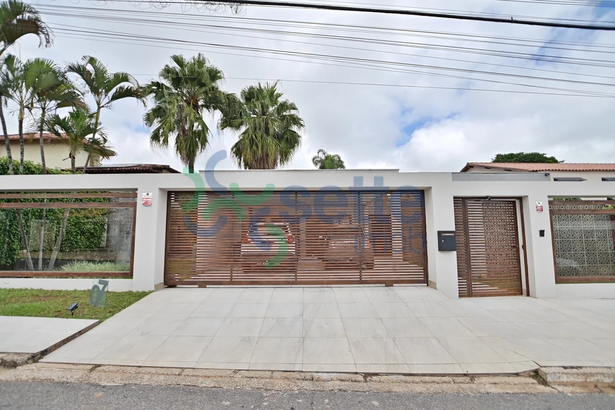 Casa Térrea de Alto Padrão à Venda – SHIS QI 23 | Lago SulResidência térrea, sof...