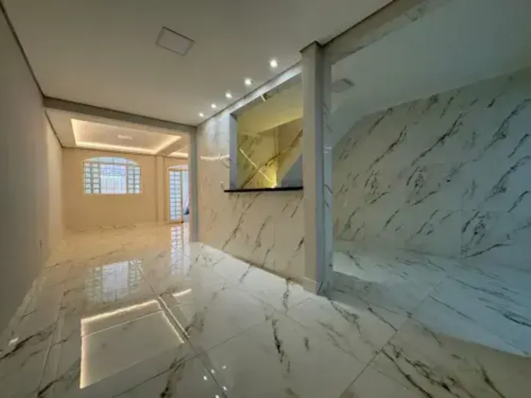 JDM IMOBILIÁRIA VENDE :Excelente casa, localizada no Riacho Fundo 02 - QC 06, Co...