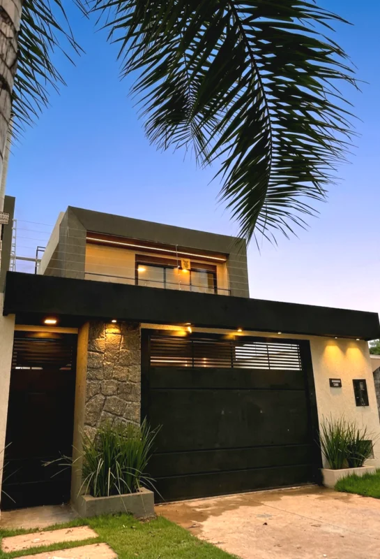 Sobrado à venda no Jardim Atlântico, em frente ao Parque Cascavel, com 217,63 m²...