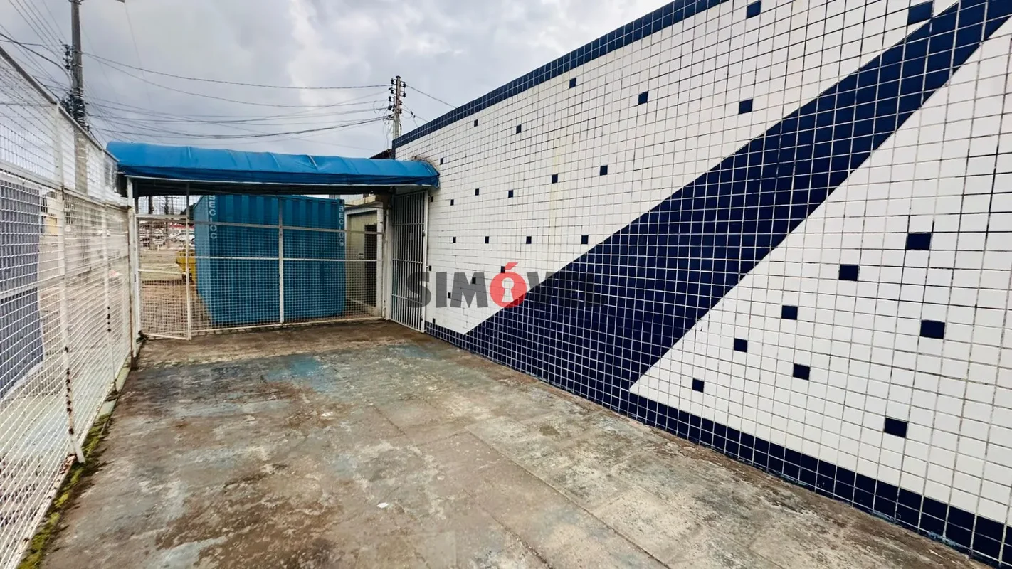 QNH 03 CASA COMERCIAL 317,15m²Recepção. 8 sala. 3 banheiros. Copa, cozinha.Quint...