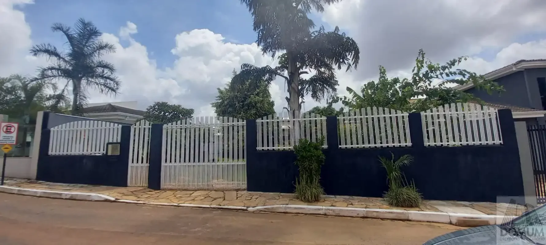  RUA 4 - 6 QUARTOS - LAZER - LOTE 900M²DETALHES DO IMÓVEL: Amplas salas de estar...