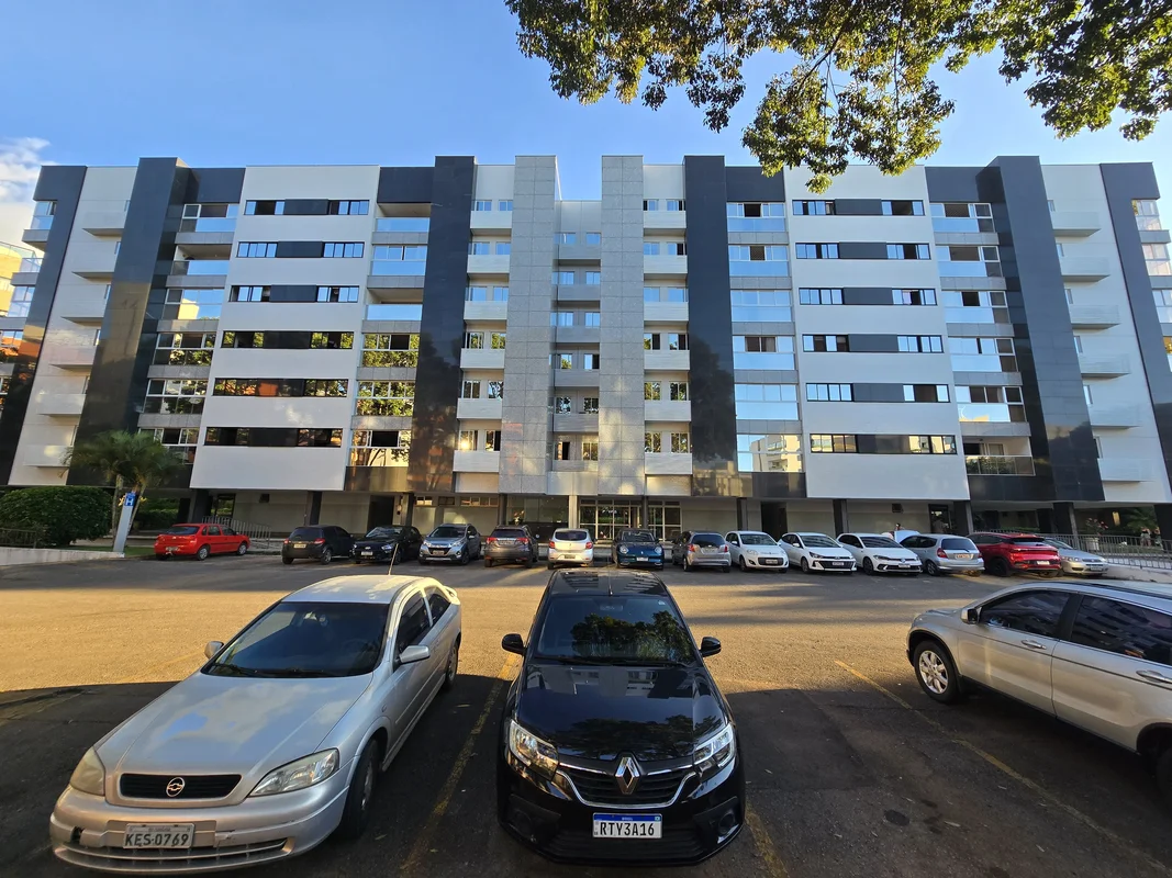 Lindo apto com ar condicionados novos, prédio reformado, sqn 309 bloco H, vista ...