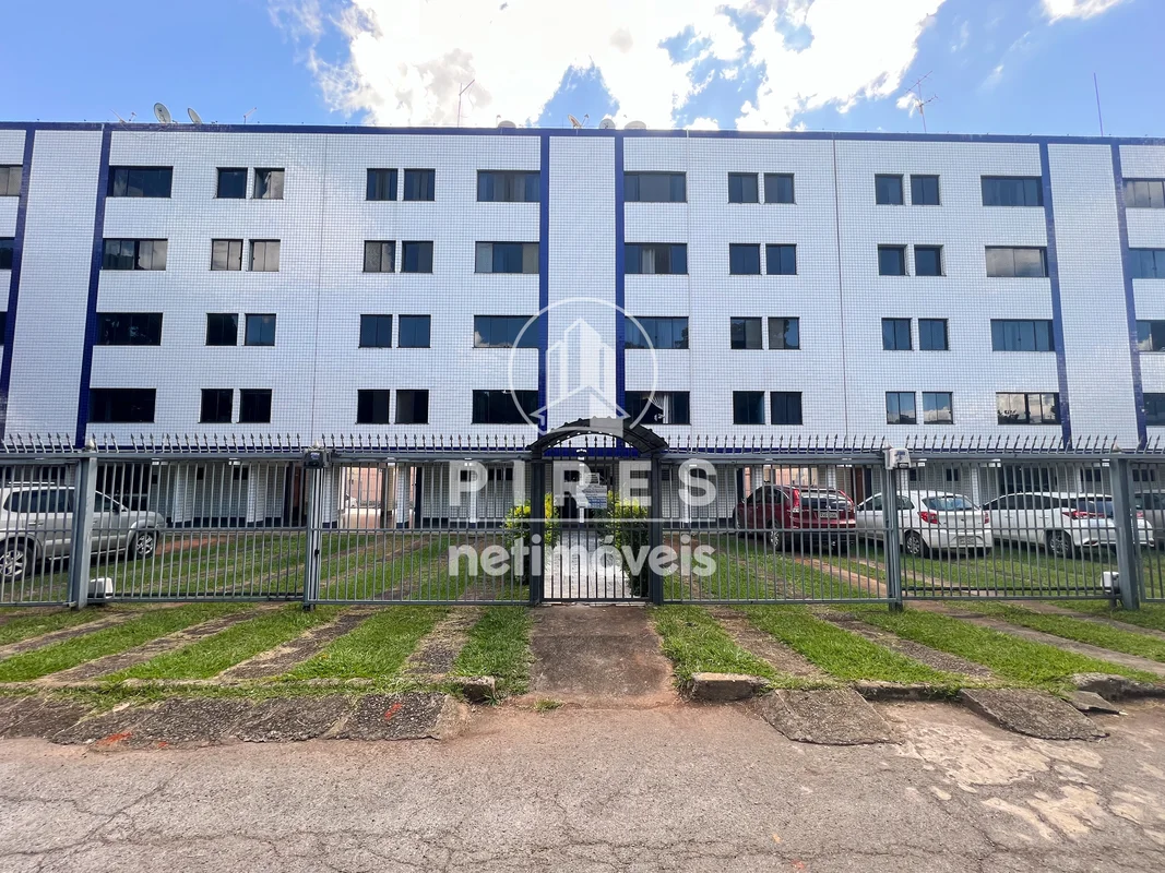 Quadra 707 - 2º andar - com 2 vagas de garagem em gaveta!Prédio reformado, nasce...