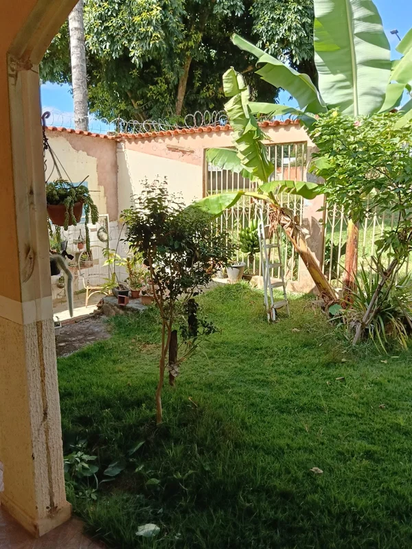 Casa térrea com 4 quartos sendo duas suítes , escritório, cozinha ampla c armári...