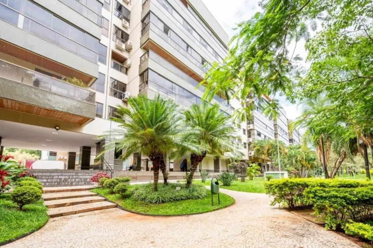 APARTAMENTO REFORMADO 4 QUARTOS ASA NORTE - APT SQN 311 - NASCENTE - LAZER PISCI...