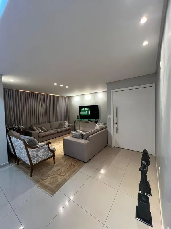 3 vagas de garagens independentes 11º andar3 suítes sendo uma quarta reversível/...