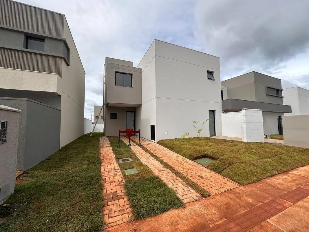 Vendo casa Sobrado no Jardins Berlim, Entregue e Quitada por 1.300,00Condomínio ...