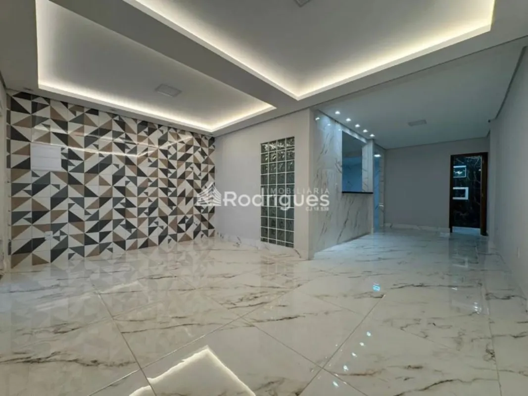 Rodrigues Imobiliária Vende casa Riacho fundo II com as seguintes característica...