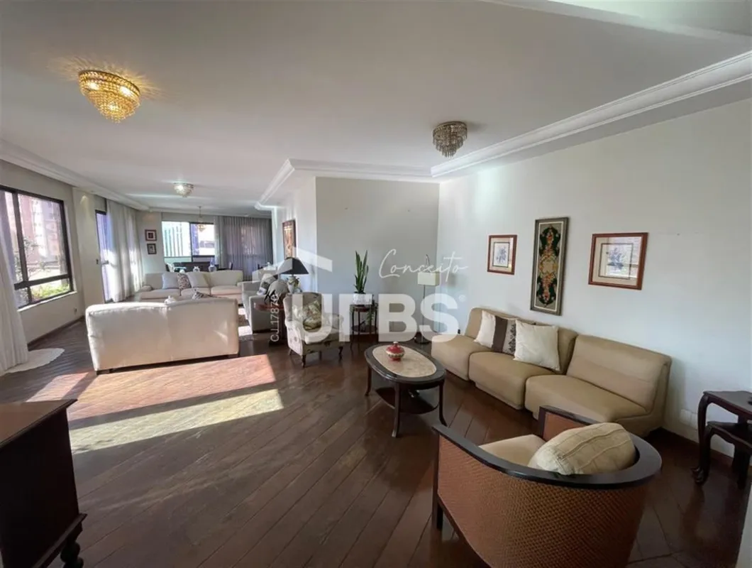 COD U-0031959 - Apartamento 1 por andar.Área privetiva 284,44 m²São 4 quatos sen...