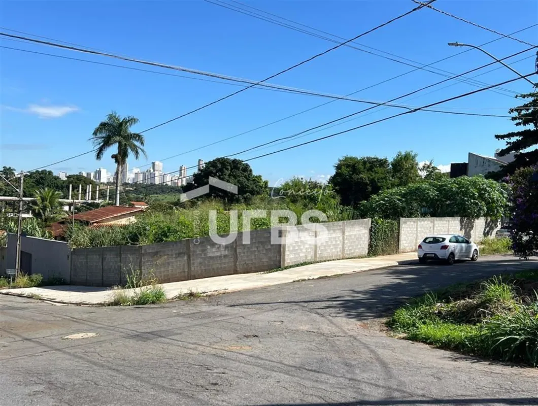 COD U-0031773 - Oportunidade Única no Jardim Vitória: Seu Terreno Residencial em...