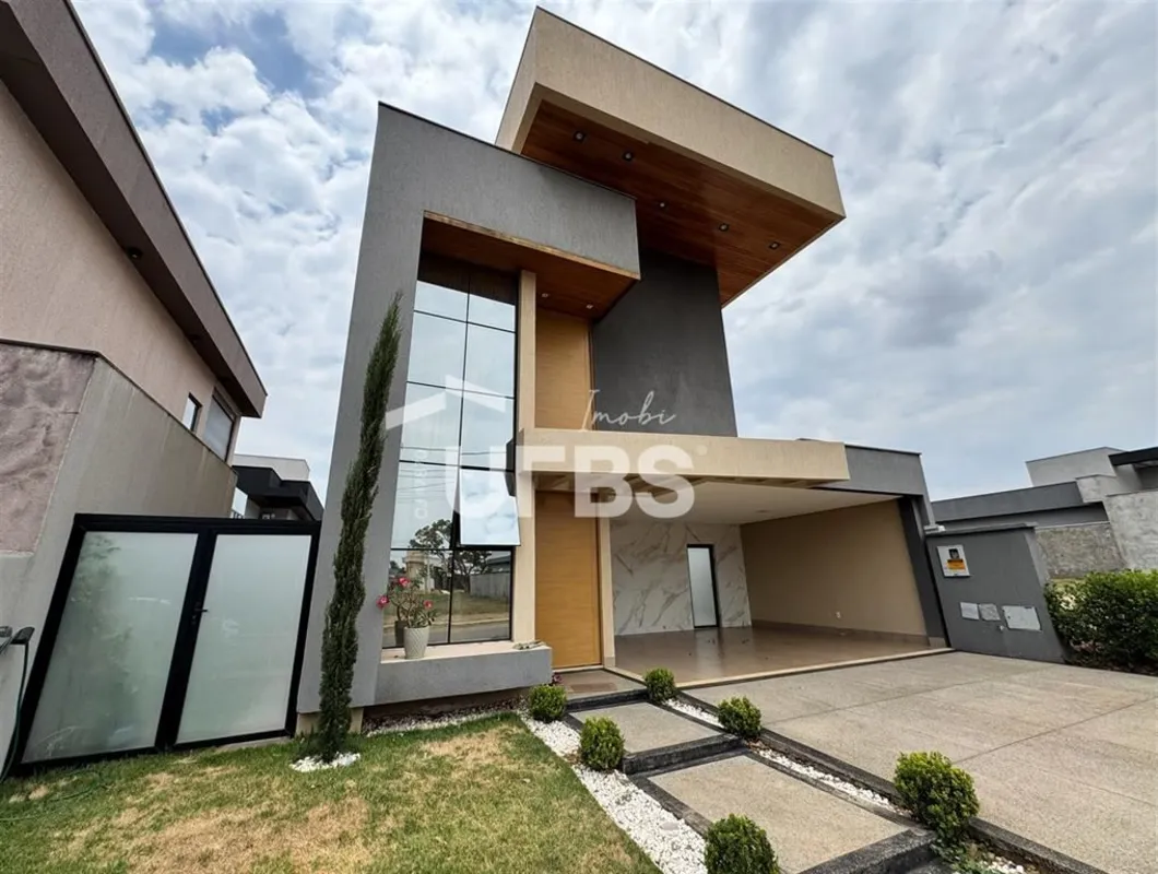 COD U-0028330 - Sobrado no ParqVille PinheirosLote: 300 mtsConstrução: 234 mts P...