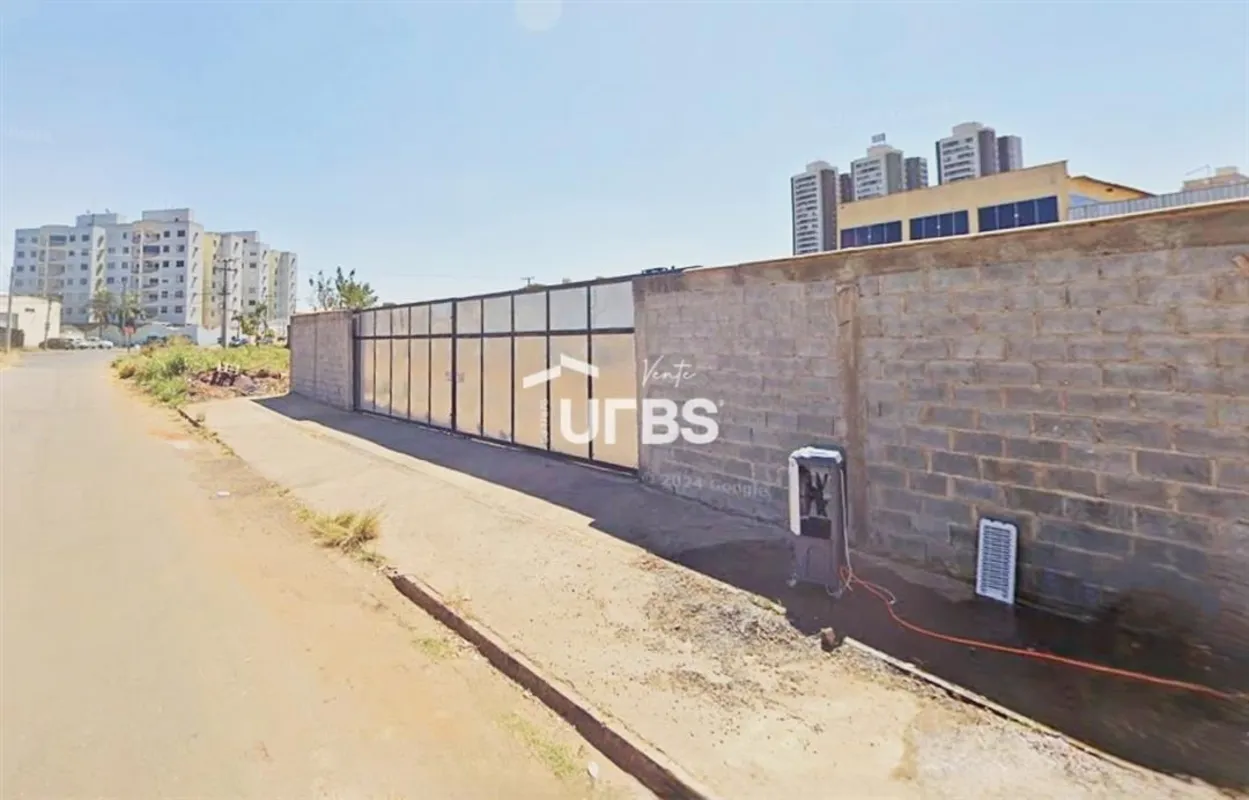 COD U-0030349 - Lotes à venda no Jardim Bela Vista, sendo dois terrenos em vão l...