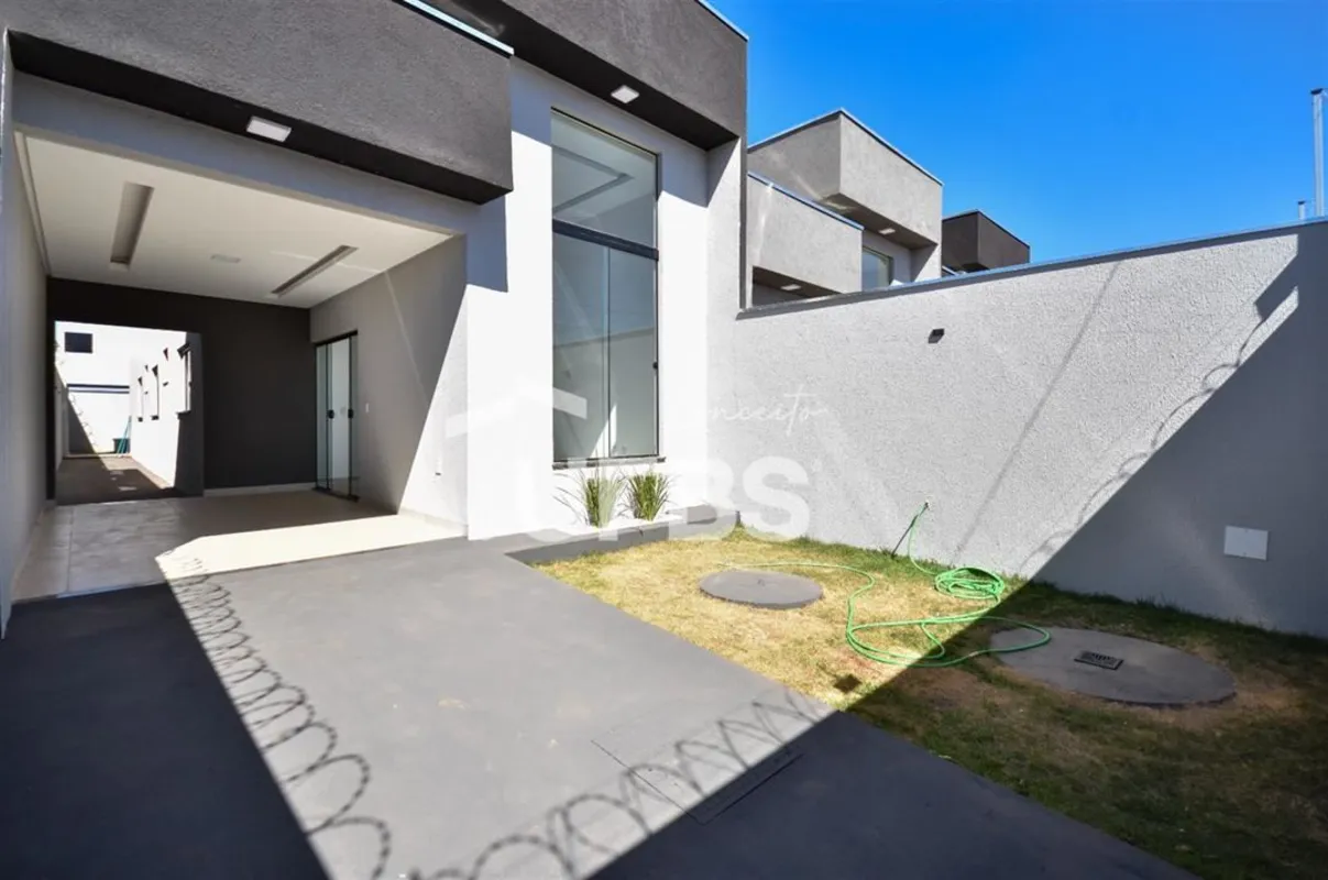 COD U-0028090 - Casa à venda no Setor dos Bandeirantes – 108m² – 3 quartos (1 su...
