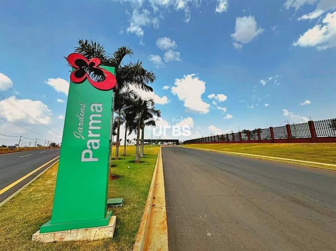 COD U-0026729 - Lote no condomínio Jardins Parma com 300m², medindo 12 metros de...