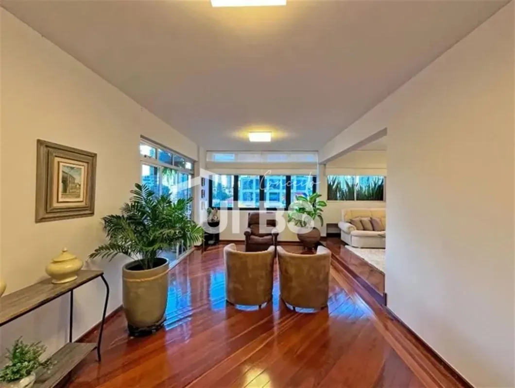 COD U-0030594 - Com 444,64m² de área privativa, esta cobertura duplex oferece am...