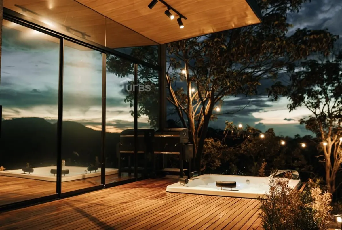 COD U-0031777 - Refúgio Exclusivo na Serra dos Pireneus: Rancho Mobiliado com Po...