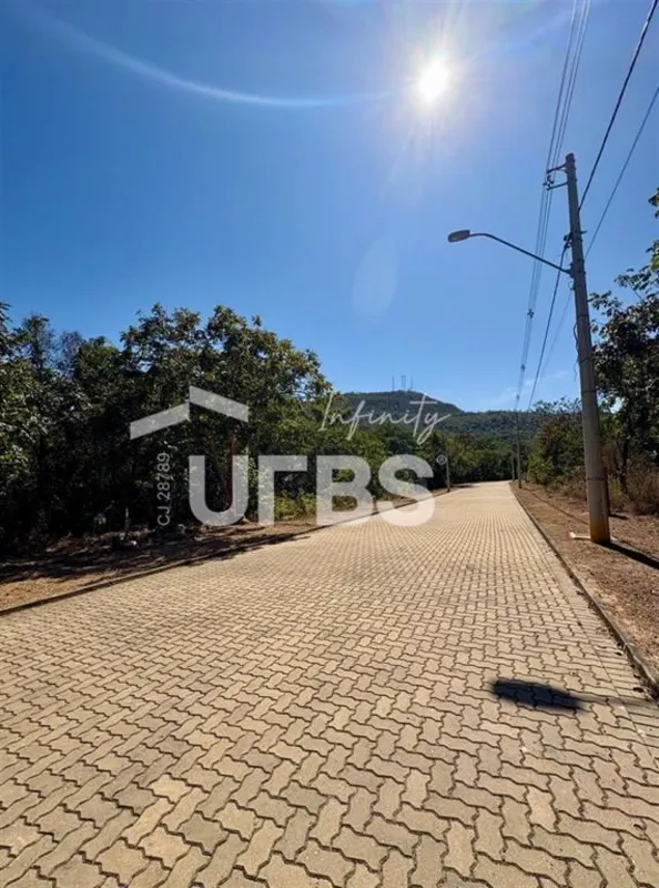 COD U-0026445 - Seu Refúgio Particular Aguarda: Terreno Exclusivo no Alto do Car...