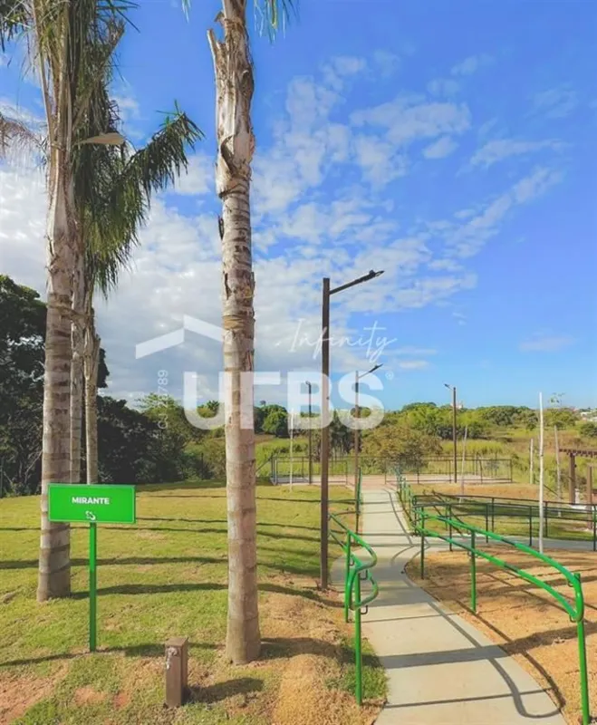 COD U-0025465 - Terreno à venda no Jardins Versalhes, 268 m², condomínio fechado...