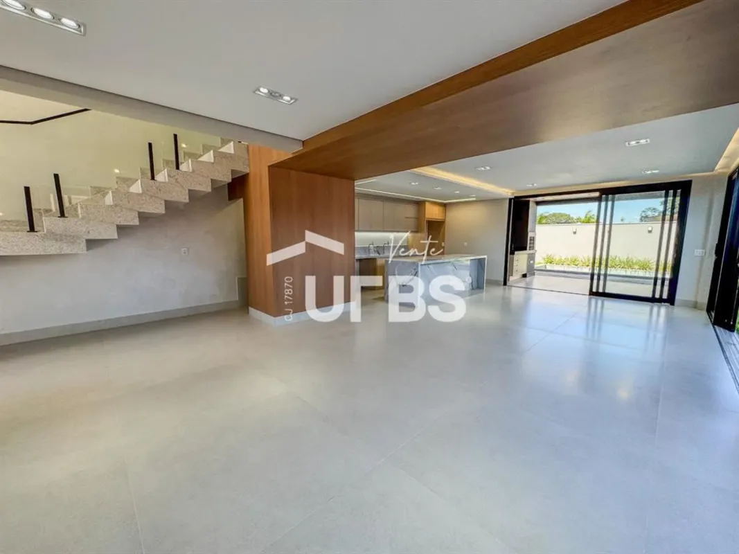 COD U-0030104 - Sobrado à venda no Condomínio Jardins Versalhes, completo em arm...