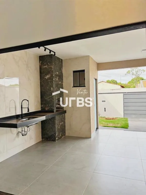 COD U-0029195 - Casa moderna à venda em lote de 180 m², com 114 m² de área const...