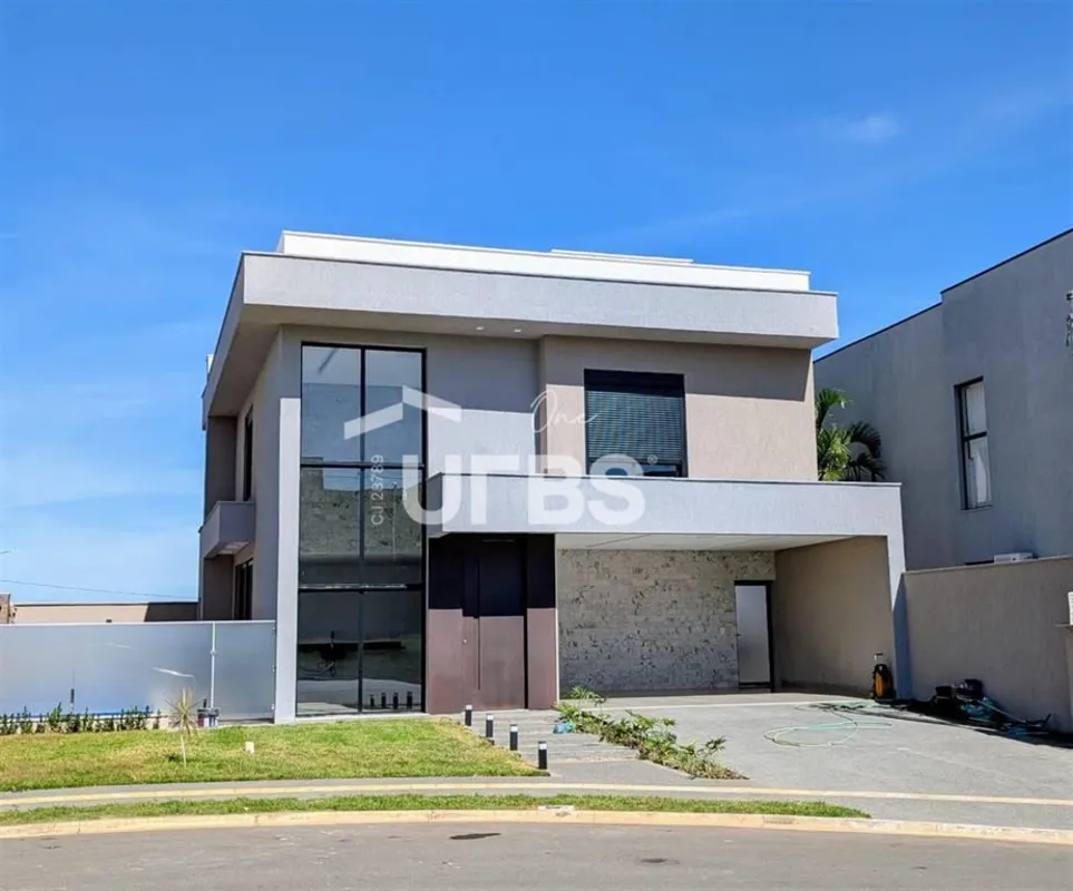 COD U-0028850 - CASA SOBRADOTERRENO 302,54 m²ÁREA PRIVATIVA 199,52 m²3 QUARTOS S...