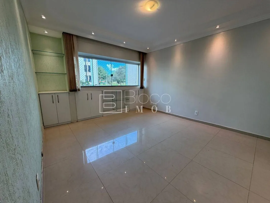Visitas Adriana 61-99676-6474  BREVE NOVAS FOTOS SHCES Qd 1405  - 1° andar   Apa...