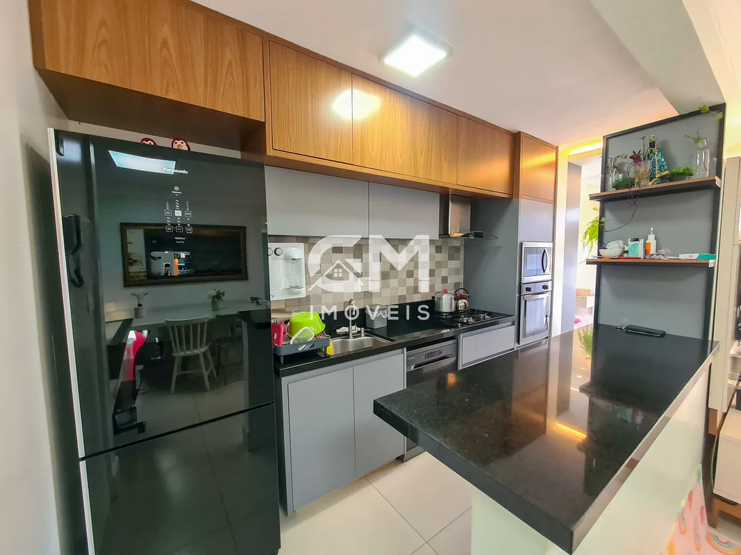 GM IMÓVEIS, VENDE APARTAMENTO REFORMADO NA ASA NORTE - SQN 214- 02 quartos com a...