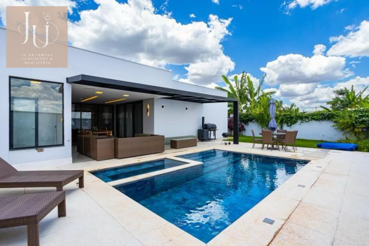 Eleve o seu padrão de vida com esta residência térrea espetacular de 310m² const...