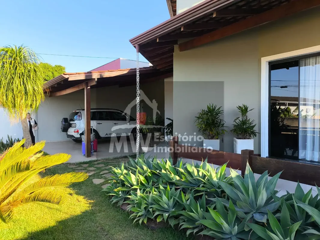 MW ESCRITÓRIO IMOBILIÁRIO VENDE MARAVILHOSA CASA REGULARIZADA NO CONDOMÍNIO VIVE...