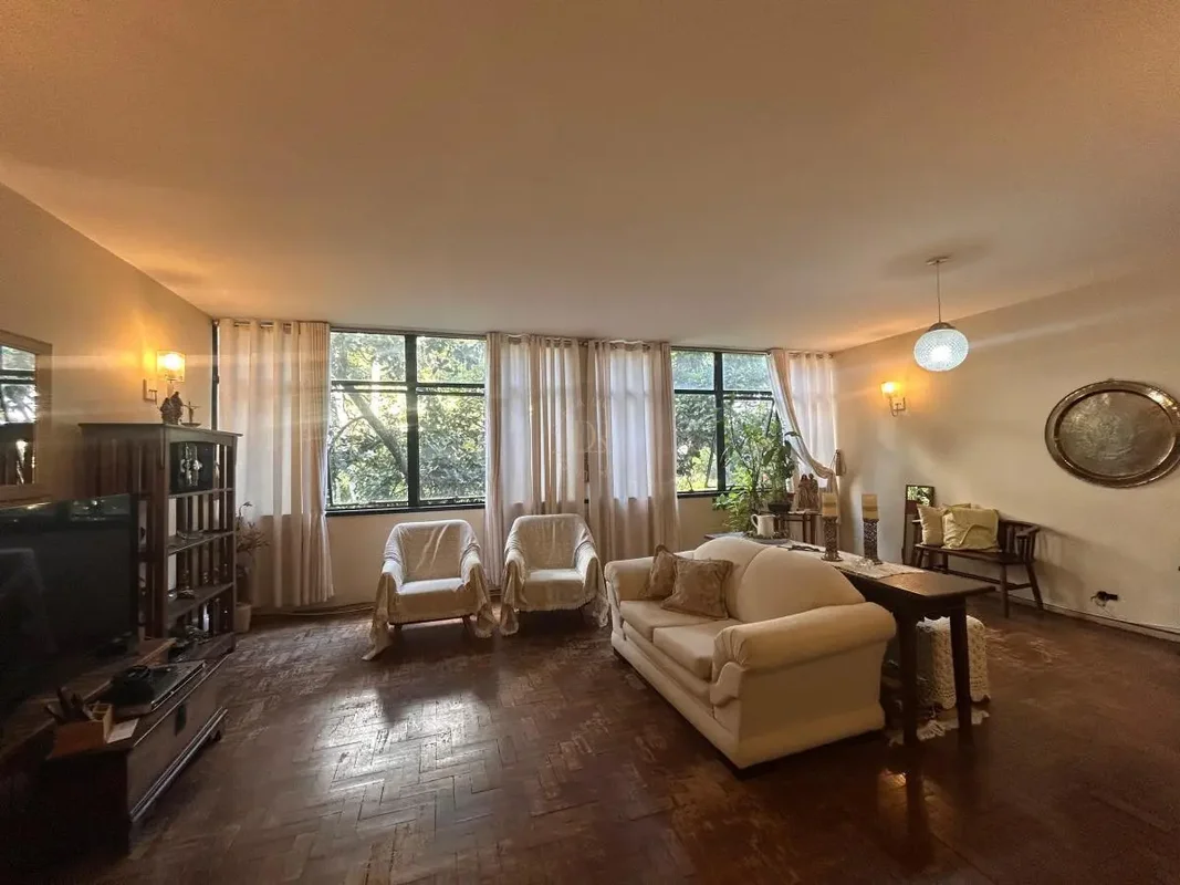 Conheça este excelente apartamento na SQS 103, ASA Sul, Brasília, DF. Com um pro...