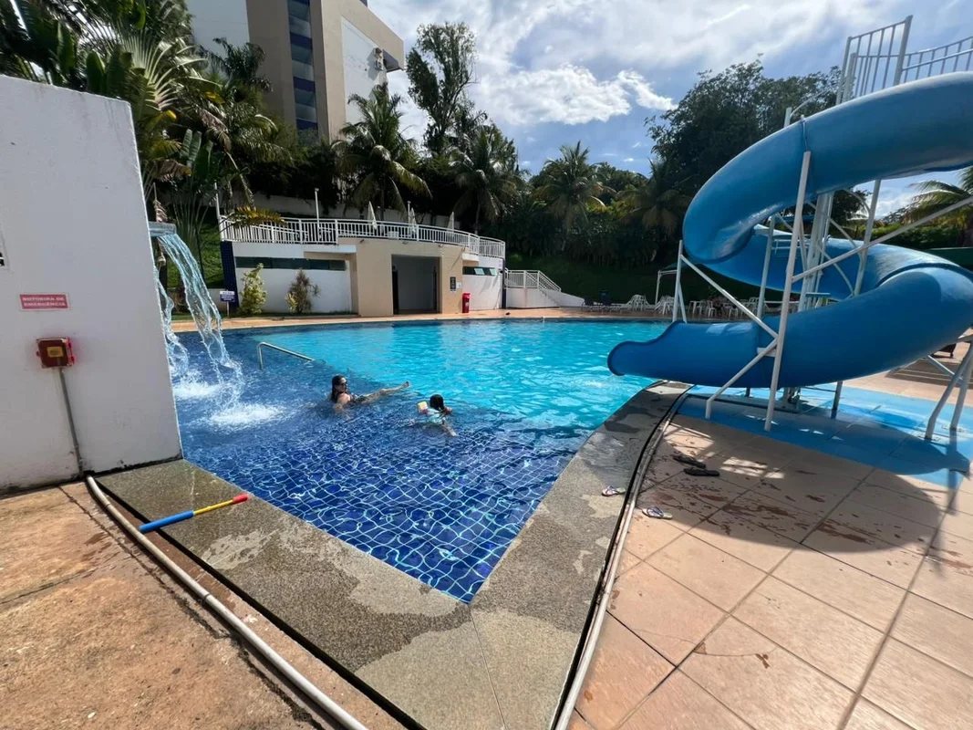 Oportunidade única em Caldas Novas, no Enseada Náutico Residence, condomínio bei...