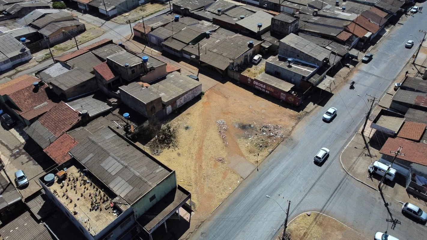 Oportunidade Imperdível – Dois Lotes Comerciais na QNO 18 QuitadosExcelente opor...