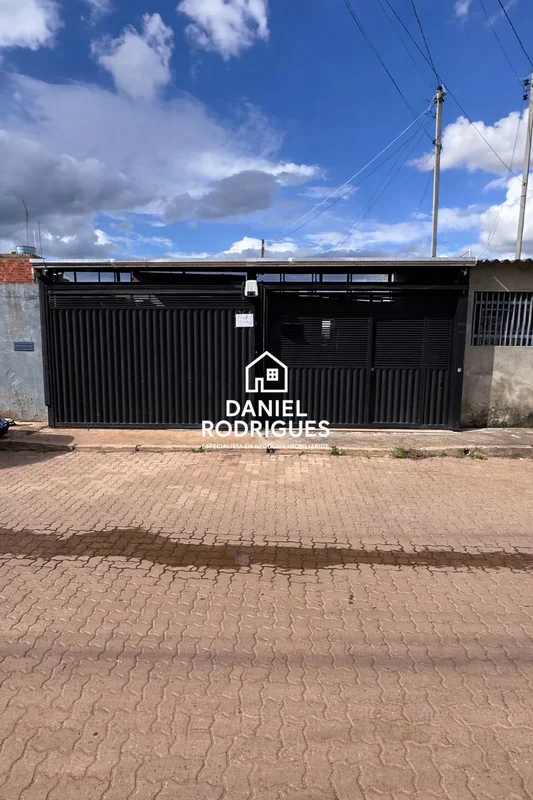 Vendo Casa no Sol Nascente Trecho 1 Próximo da Avenida das Palmeiras São 2 casas...