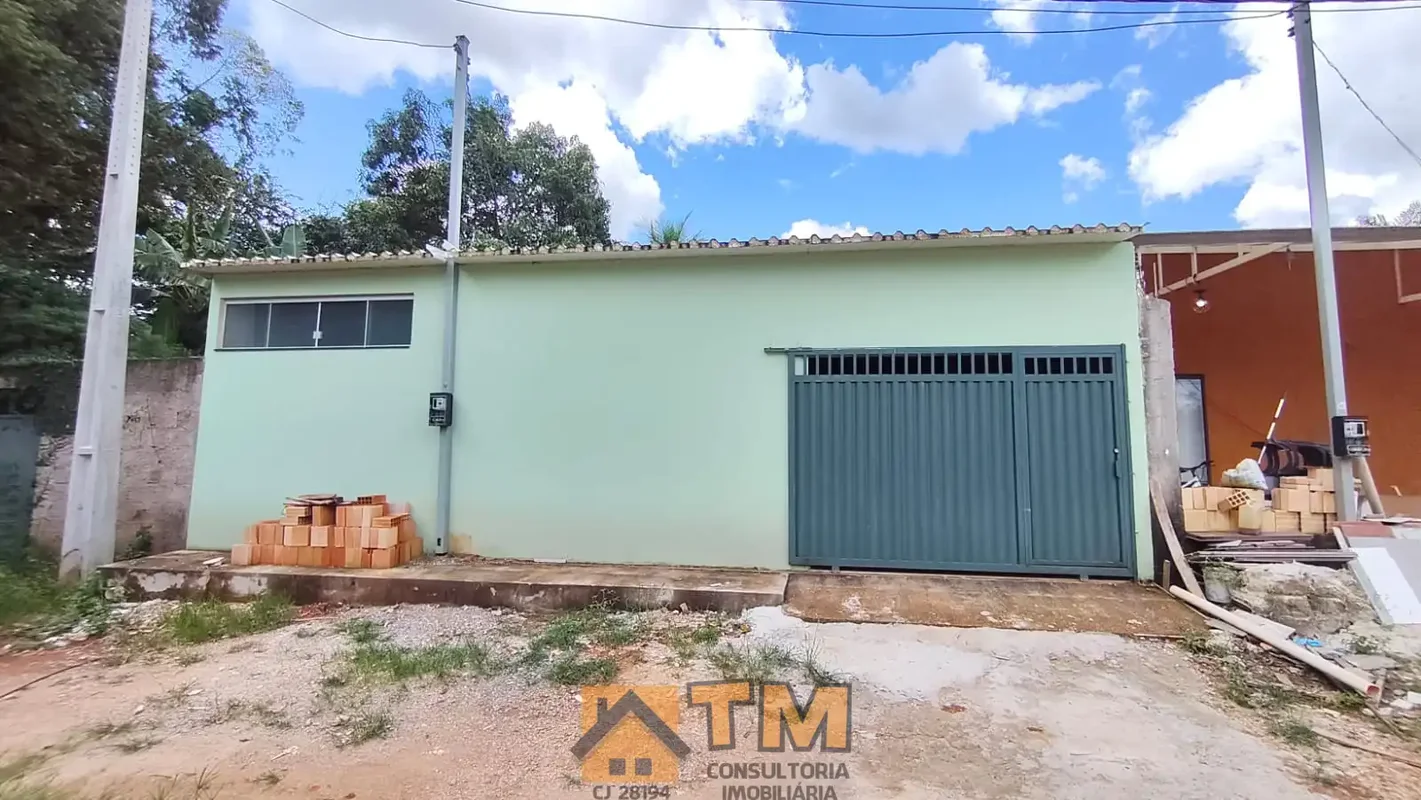 TM CONSULTORIA IMOBILIARIA VENDE: EXCELENTE CASA, NOVA, MODERNA, NO BAIRRO MORRO...
