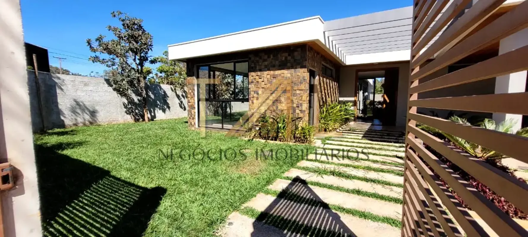 O refúgio de luxo que sua família merece, a apenas 27 km do Plano Piloto.Apresen...