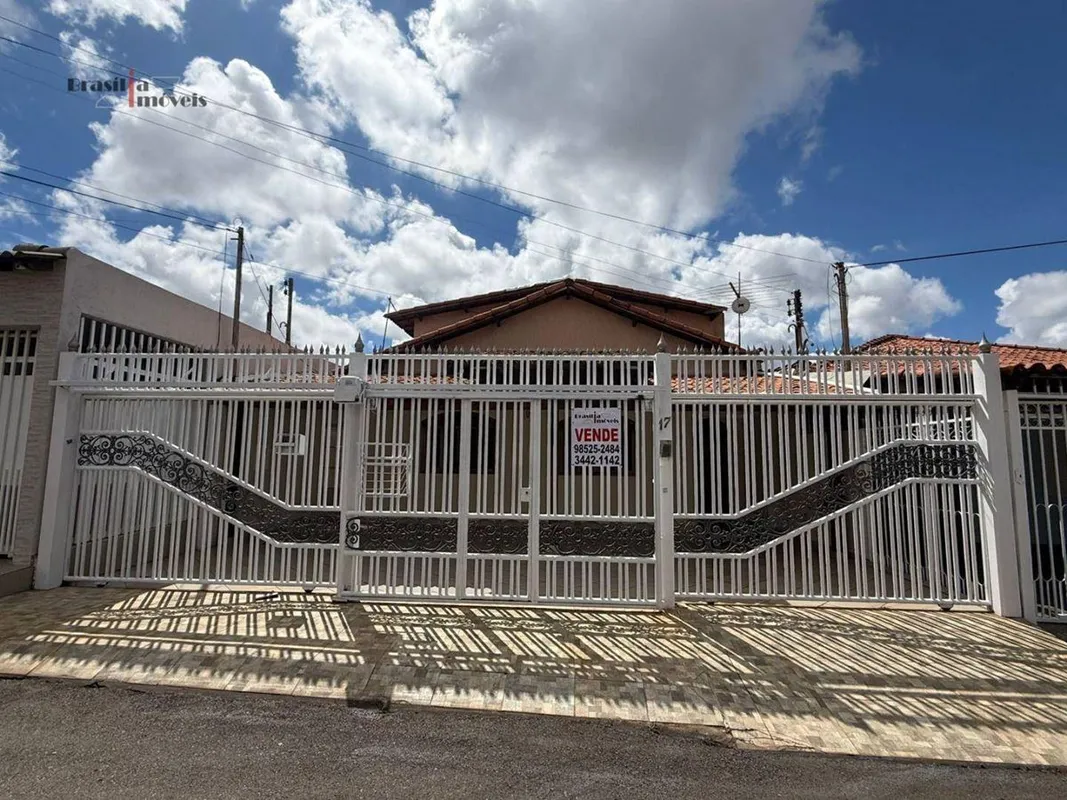 CASA COLONIAL DE ALTO PADRÃO À VENDA NO GUARÁ II.Elegância, conforto e exclusivi...